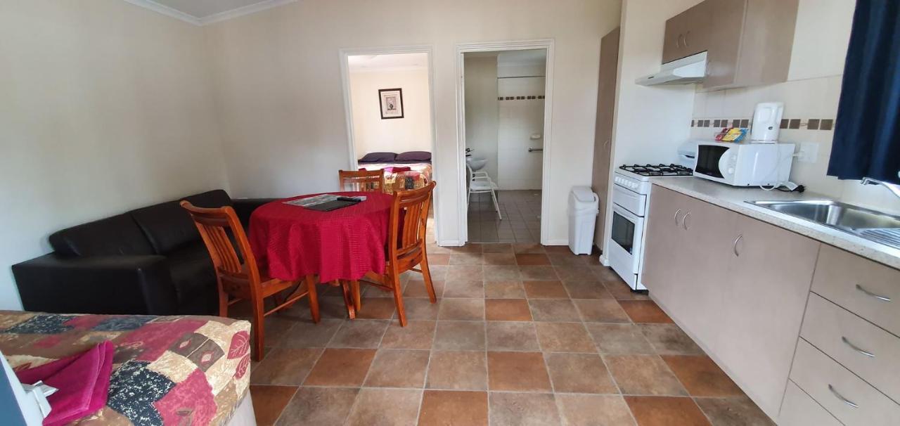 Pinjarra Caravan Park And Cabins Exterior foto